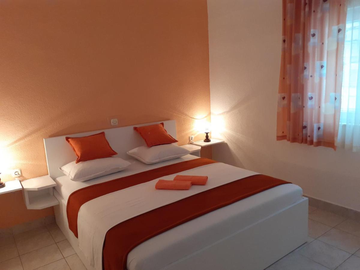 Apartments With A Parking Space Gradac, Makarska - 11332 Gradac  Esterno foto